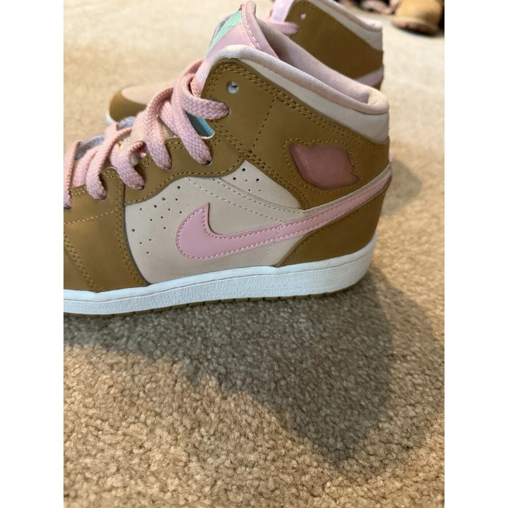 Grade School Jordan 1 Mid Retro Bunny Style Code 724072-730 Size 5.5Y No Box